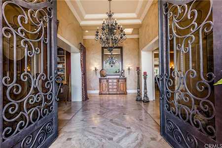 590 S Falling Star Drive Anaheim Hills, CA 92808
