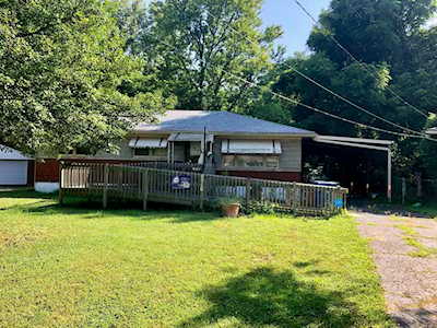 6315 Hunters Grove Rd Louisville, KY 40216