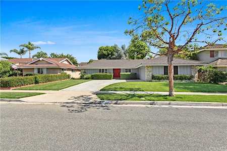 2742 Albatross Drive Costa Mesa, CA 92626
