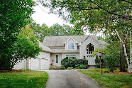 168 Bridle Trail Rd Needham, MA 02492