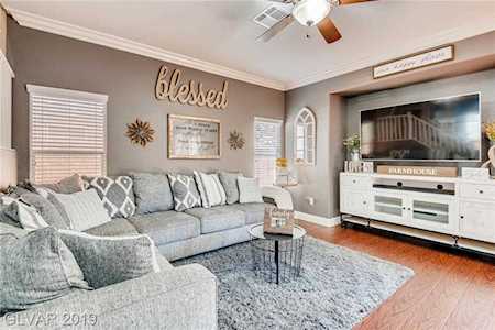 933 Maple Pines Ave North Las Vegas, NV 89081