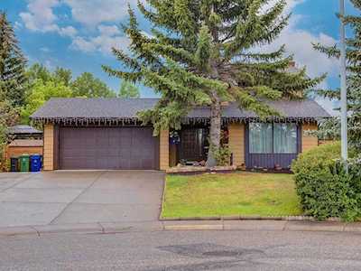 11 Glenpatrick Place Cochrane, AB T4C 1H6