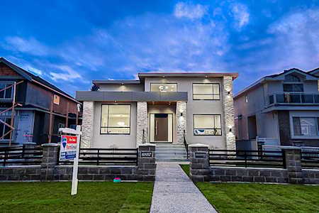 6857 Strathmore Avenue Burnaby, BC V5E 3H8