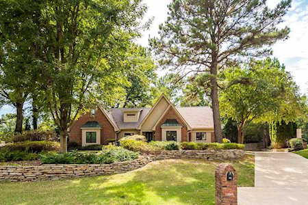 8365 Silverthorn Cv Germantown, TN 38139