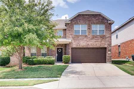 9017 Golden Sunset Trail Fort Worth, TX 76244