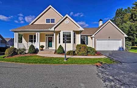 45 Braeburn Ln #45 Ashland, MA 01721