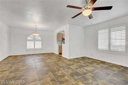 6824 Elm Creek Dr #101 Las Vegas, NV 89108