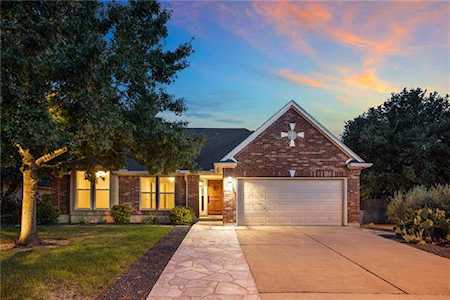 6901 Breezy Pass Austin, TX 78749