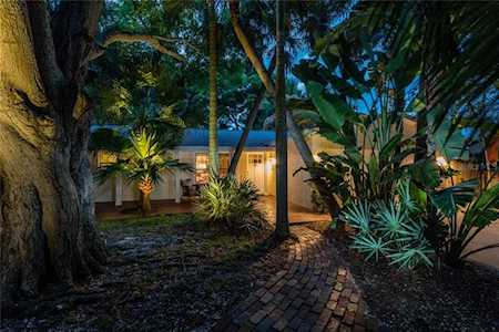 3662 NE Bayshore Boulevard St Petersburg, FL 33703
