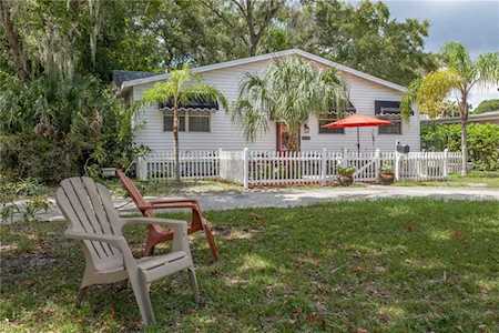 3130 N 2Nd Street St Petersburg, FL 33704