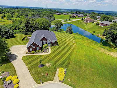 285 Inglenook Dr Taylorsville, KY 40071
