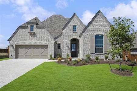 1129 Highpoint Roanoke, TX 76262