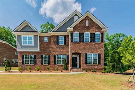 2022 Sweet William Dr Harrisburg, NC 28075