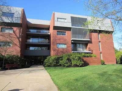 65 Grove St #350 Wellesley, MA 02482