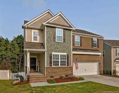 10437 Hillsborough St Huntersville, NC 28078