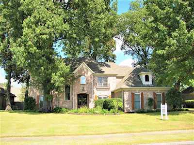 438 E Tuscumbia Cv Collierville, TN 38017