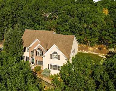 4 Tammer Ln Hopkinton, MA 01748