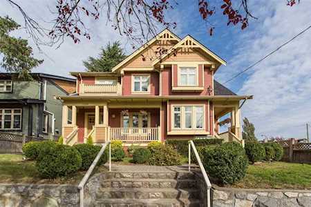 1299 E 14th Avenue Vancouver, BC V5N 3H8