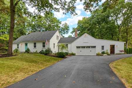 27 Abbott Lane Chelmsford, MA 01824