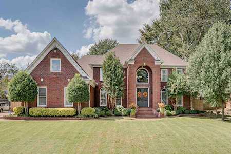 805 Green Oaks Ln Collierville, TN 38017