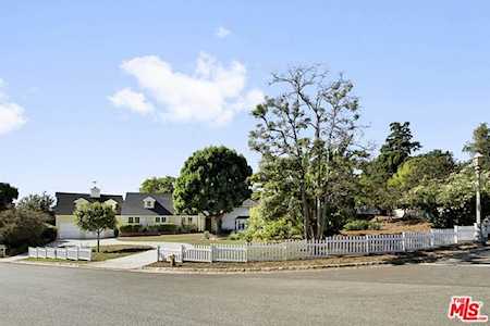 1536 Sorrento Drive Pacific Palisades, CA 90272