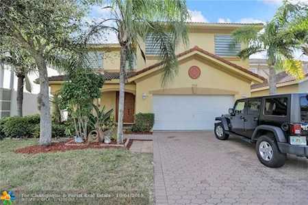 9162 Silver Glen Way Lake Worth, FL 33467