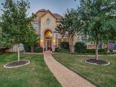 705 Charles Court Hurst, TX 76054