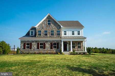 42800 Souther Dr Centreville, VA 20120