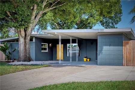 8583 Hollyhock Avenue Seminole, FL 33777