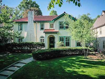 326 Elmwood Place W Minneapolis, MN 55419