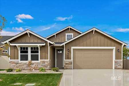 4015 S Lava Springs Loop Nampa, ID 83686