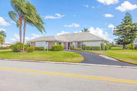 380 Villa Drive Atlantis, FL 33462