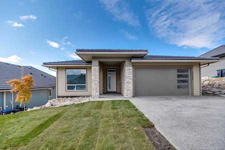 1762 Capistrano Peaks Crescent Kelowna, BC V1V2Z3