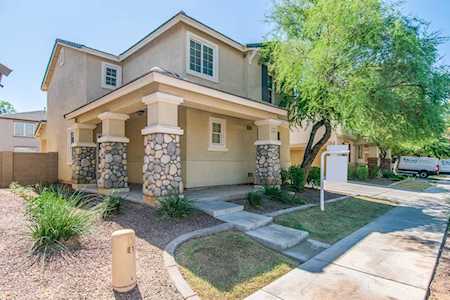 2241 E Sunland Avenue Phoenix, AZ 85040