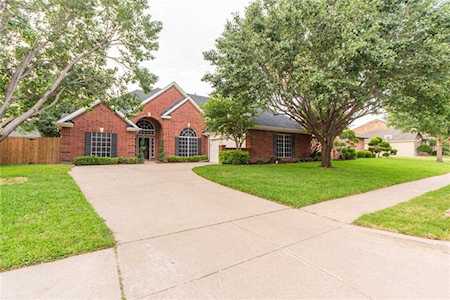8153 Vine Wood Drive North Richland Hills, TX 76182