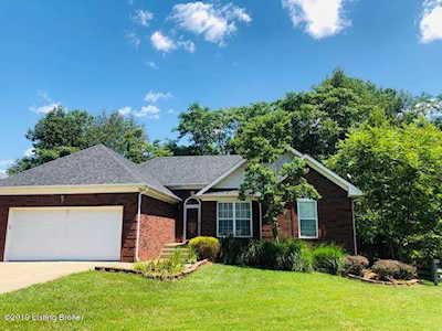 9410 Jonathan Pl Crestwood, KY 40014