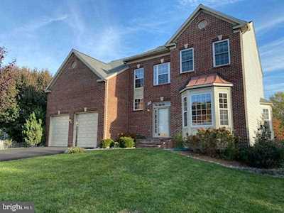 8436 Ambrose Ct Springfield, VA 22153