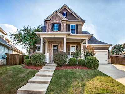 900 Mistletoe Drive Lantana, TX 76226