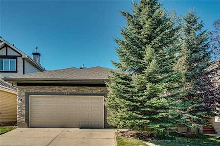 154 Panamount Rise NW Calgary, AB T3K 6B7