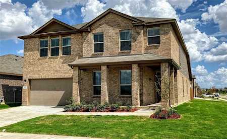 900 BLOOMING PRAIRIE Trail Fort Worth, TX 76177