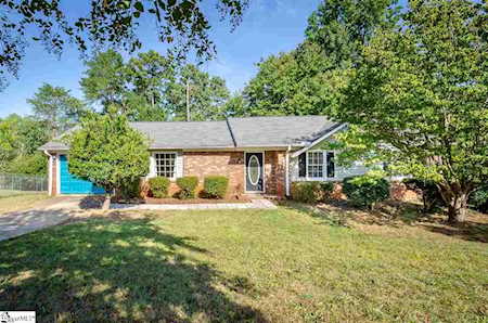 37 Riverwood Circle Greenville, SC 29617