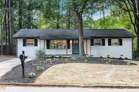 2853 Fantasy Ln Decatur, GA 30033