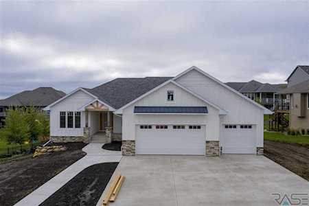 7408 S Ballymore Cir Sioux Falls, SD 57108