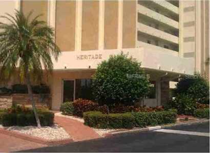 4575 Cove Circle #1003 St Petersburg, FL 33708