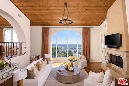 1924 Wattles Drive Los Angeles, CA 90046