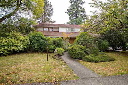 1592 Nanton Avenue Vancouver, BC V6J 2X2