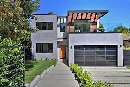 15227 Valley Vista Boulevard Sherman Oaks, CA 91403