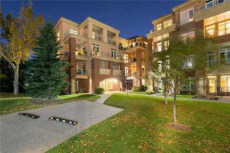 14 Hemlock Crescent SW #8402 Calgary, AB T3C 2Z1