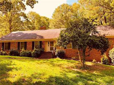 1118 Crestbrook Dr Charlotte, NC 28211