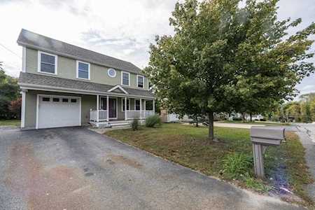 18 Carrington St Blackstone, MA 01504